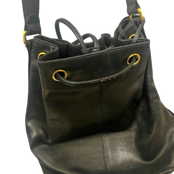 Chanel CC Stitch bucket bag 80’s - 1990’s vintage ✨logo bottom✨🦄 - Picture 3 of 17